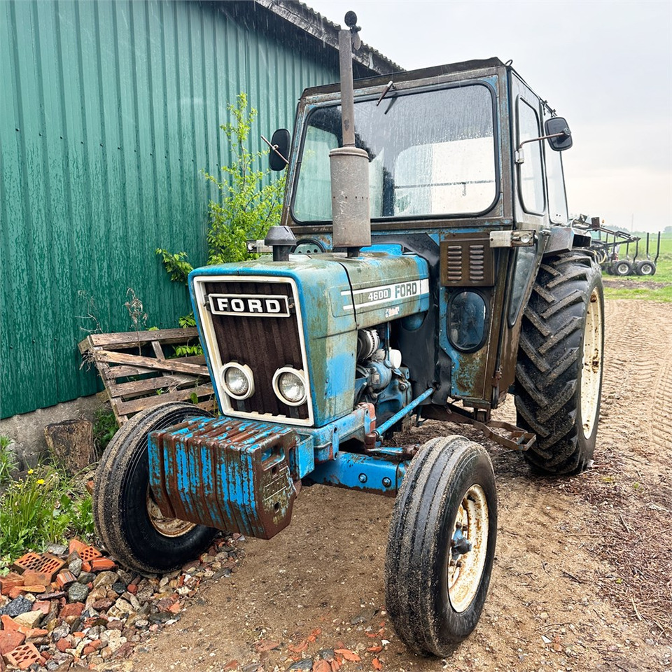 Ford 4600 - Трактор: фото 2 Ford 4600 - Трактор: фото 2