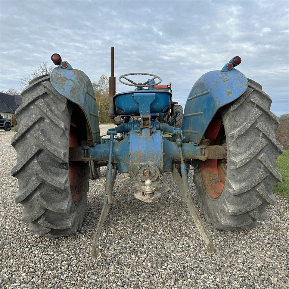 Ford Dexta T3 - Трактор: фото 5 Ford Dexta T3 - Трактор: фото 5