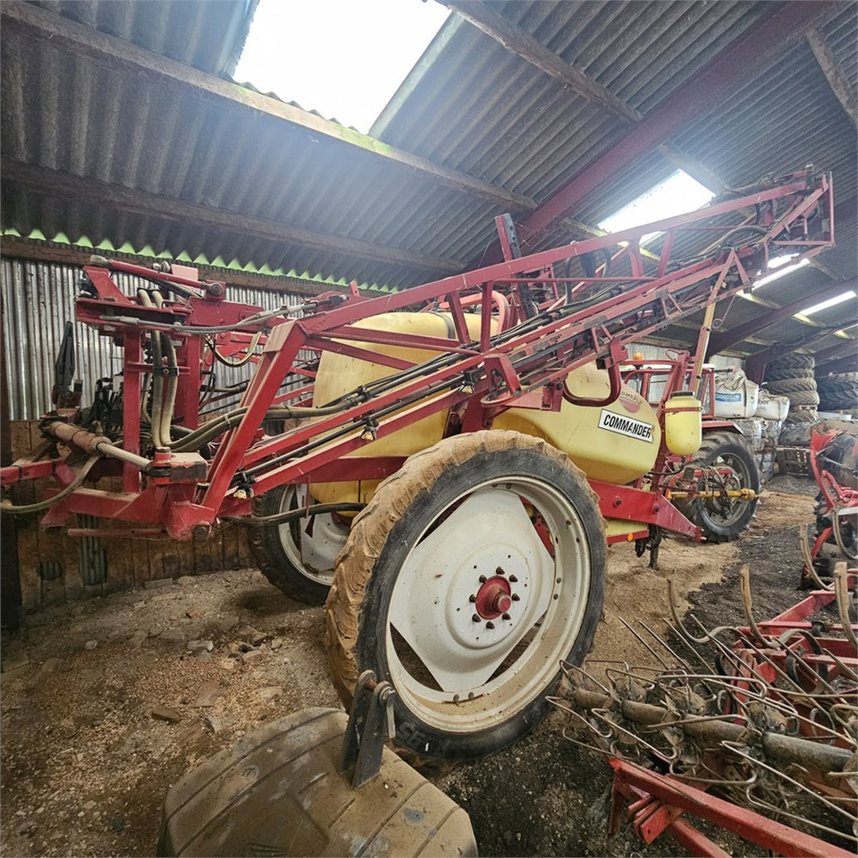 Hardi CM2 Commander 2.800 l - Опрыскиватель: фото 4 Hardi CM2 Commander 2.800 l - Опрыскиватель: фото 4