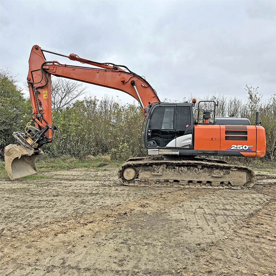 Hitachi ZX250 LC-6 - Гусеничный экскаватор: фото 2 Hitachi ZX250 LC-6 - Гусеничный экскаватор: фото 2