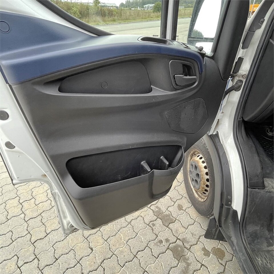 Цельнометаллический фургон Iveco 35-120 HI Matic: фото 17
