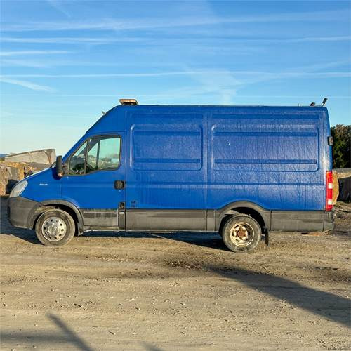 Iveco 35C15AV (12,0M3) EU4 - Цельнометаллический фургон: фото 3 Iveco 35C15AV (12,0M3) EU4 - Цельнометаллический фургон: фото 3