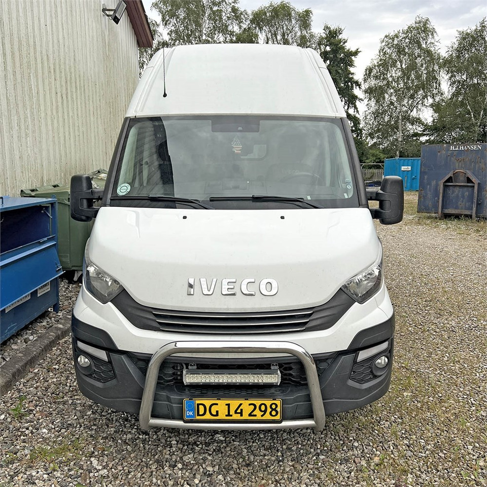 Iveco 35s18 - Цельнометаллический фургон: фото 2 Iveco 35s18 - Цельнометаллический фургон: фото 2