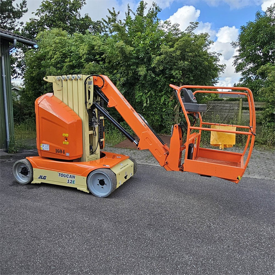 JLG Toucan 12 E - Вертикальный мачтовый подъемник: фото 2 JLG Toucan 12 E - Вертикальный мачтовый подъемник: фото 2