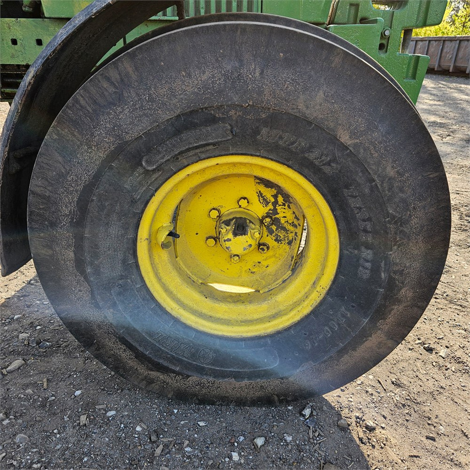 Трактор John Deere 2040: фото 25
