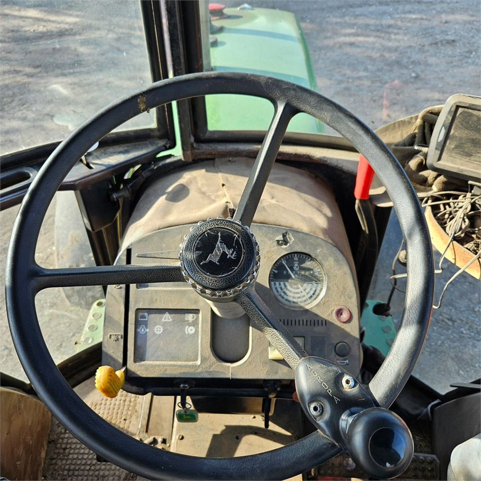 Трактор John Deere 2040: фото 11