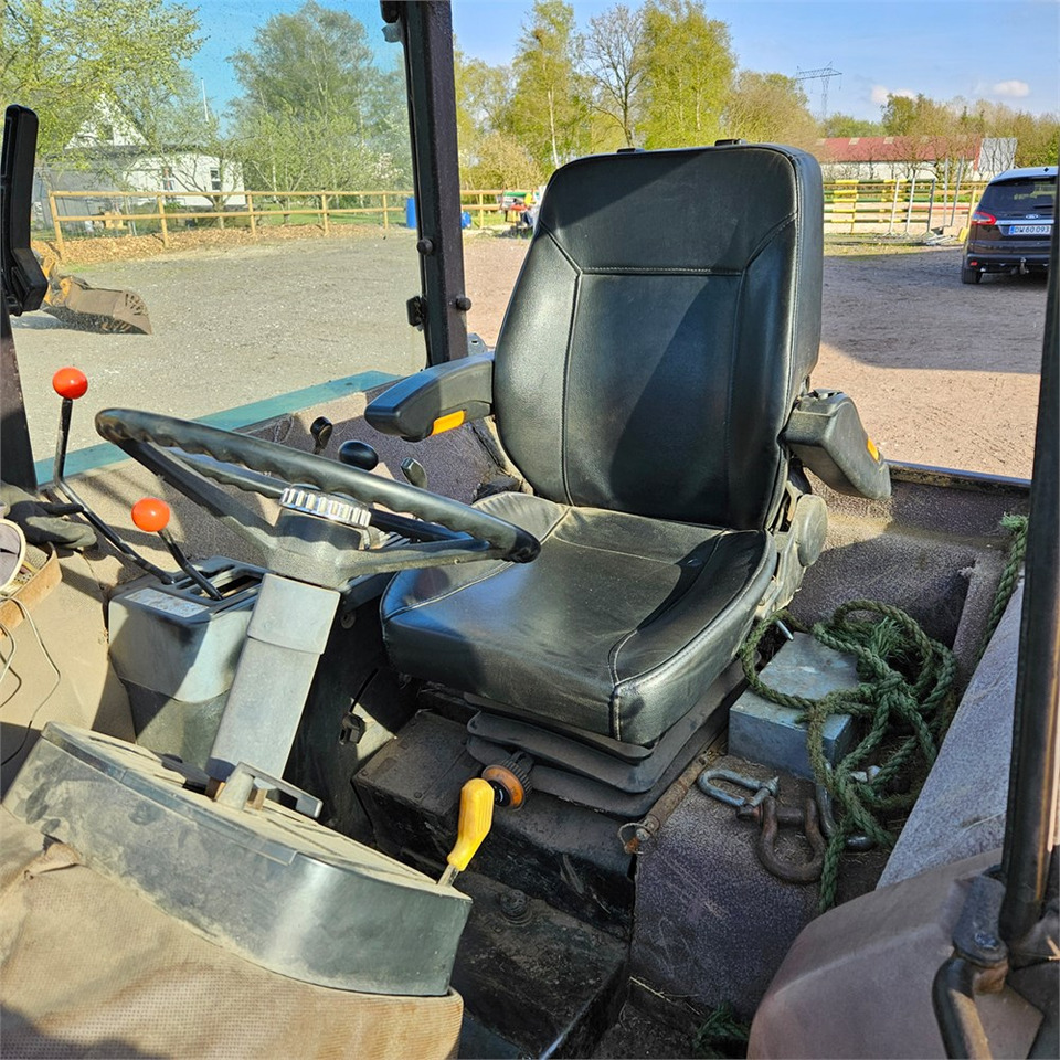 Трактор John Deere 2040: фото 8