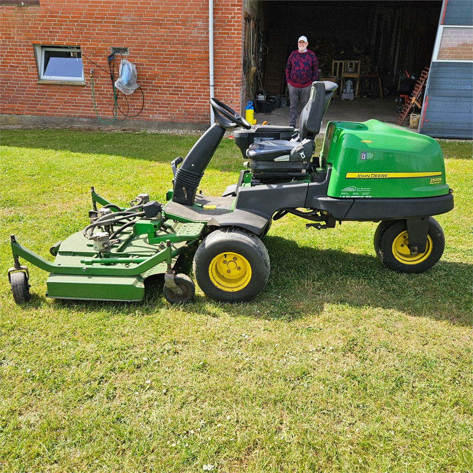 John Deere 2500B PrecisionCut - Газонокосилка: фото 3 John Deere 2500B PrecisionCut - Газонокосилка: фото 3