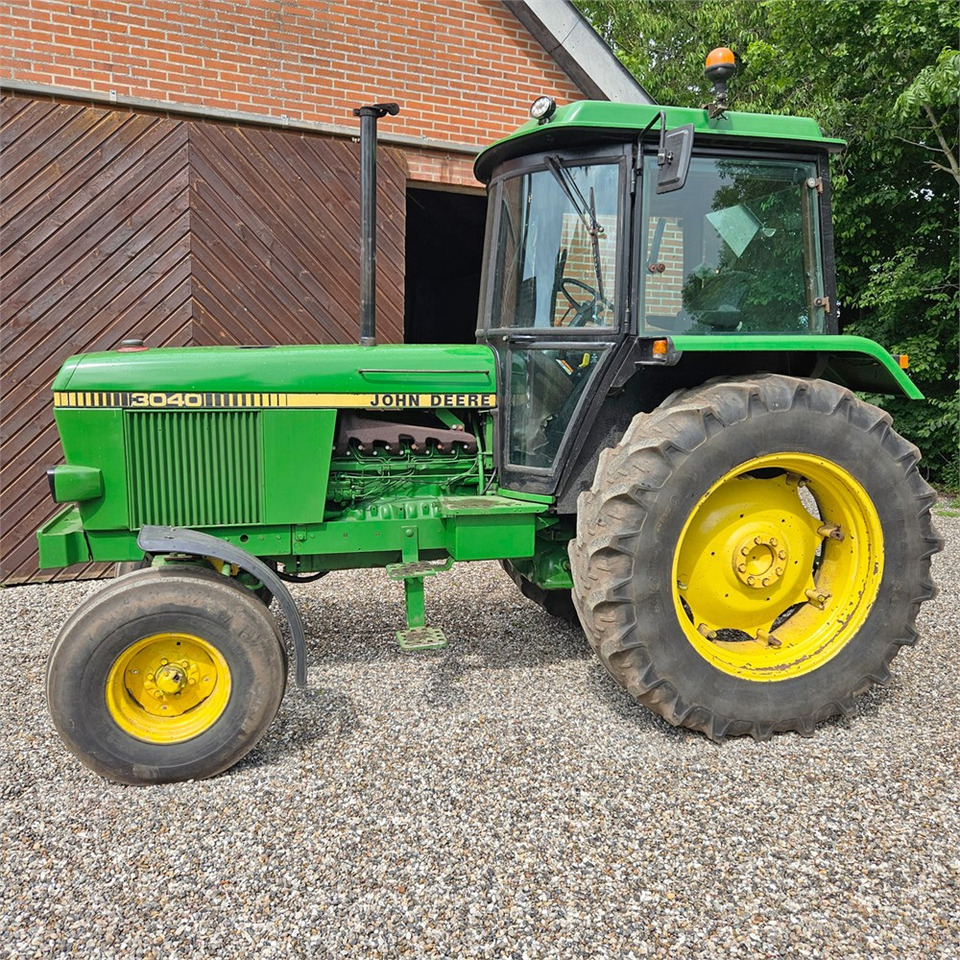 John Deere 3040 - Трактор: фото 2 John Deere 3040 - Трактор: фото 2