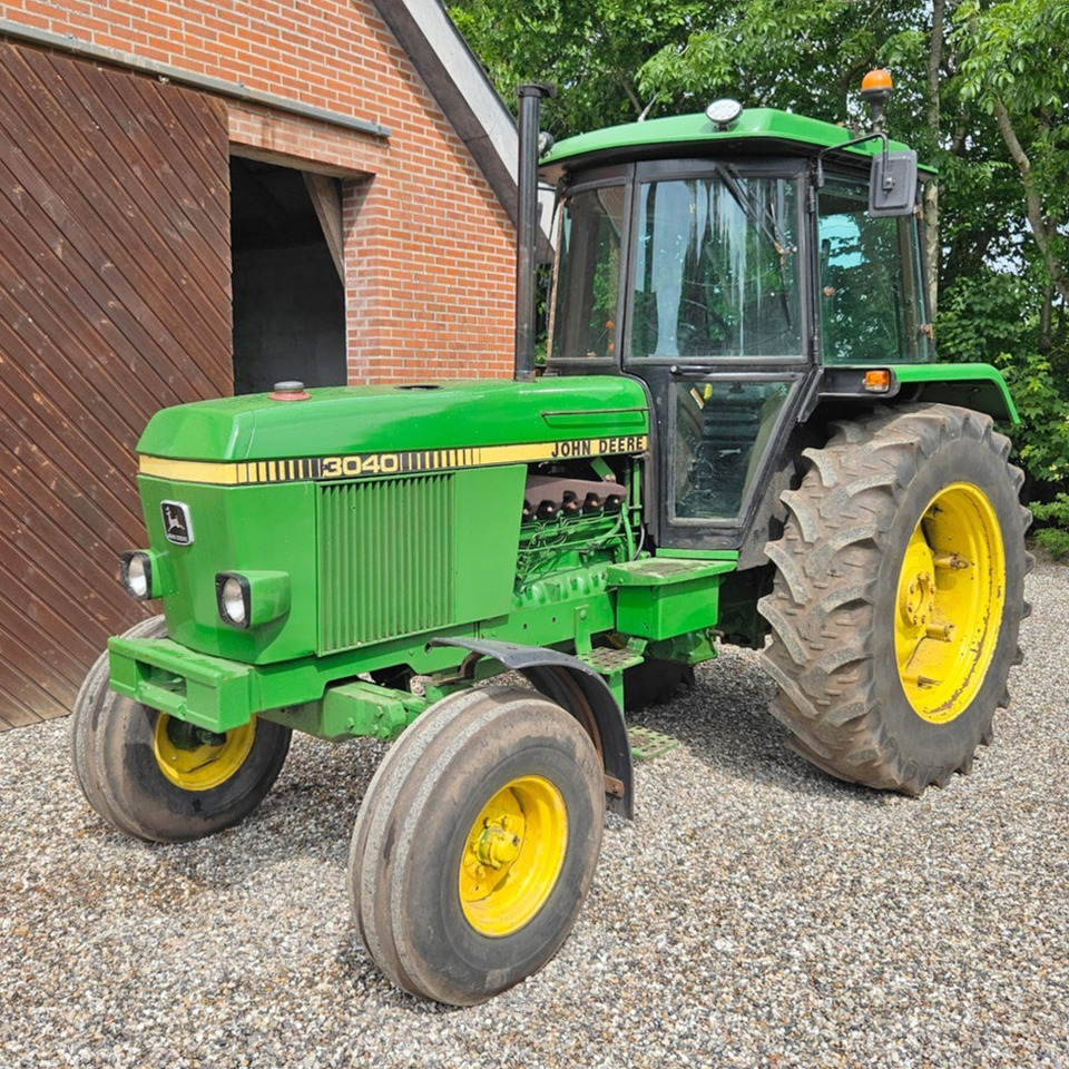 John Deere 3040 - Трактор: фото 1 John Deere 3040 - Трактор: фото 1