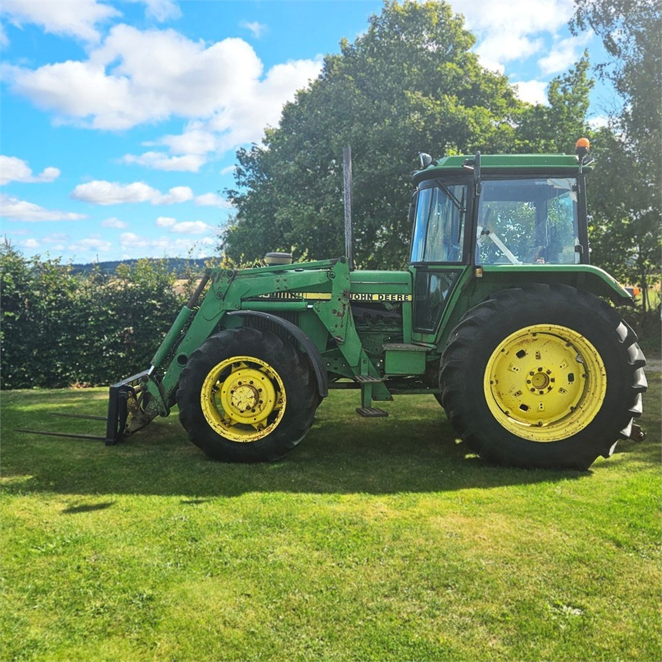 John Deere 3140 - Трактор: фото 1 John Deere 3140 - Трактор: фото 1
