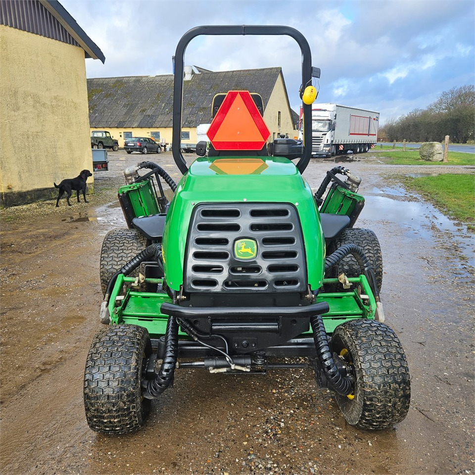 John Deere 3235 C 4WD - Газонокосилка: фото 4 John Deere 3235 C 4WD - Газонокосилка: фото 4