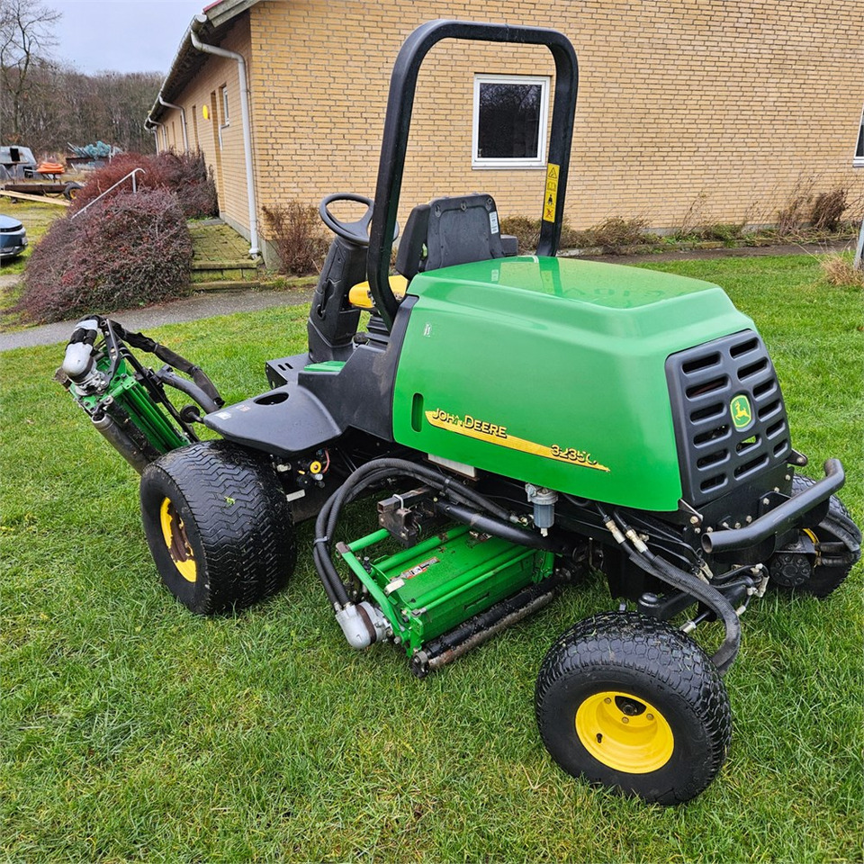 John Deere 3235C - Газонокосилка: фото 5 John Deere 3235C - Газонокосилка: фото 5