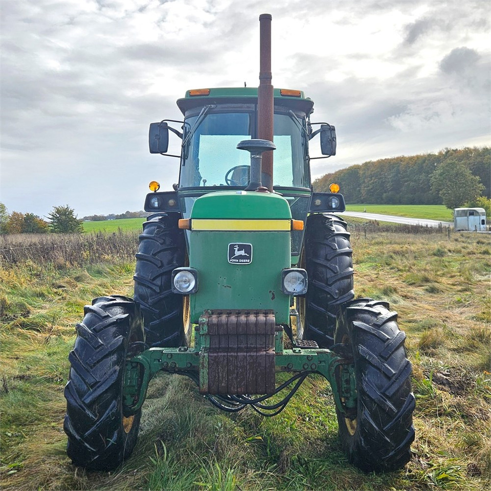 John Deere 4240 - Трактор: фото 4 John Deere 4240 - Трактор: фото 4