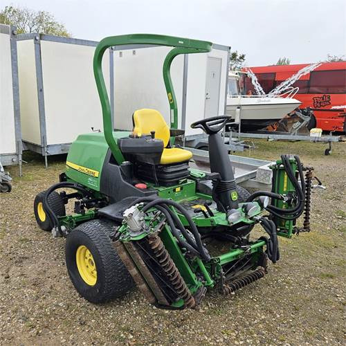 John Deere 7700 Precisioncut - Газонокосилка: фото 1 John Deere 7700 Precisioncut - Газонокосилка: фото 1