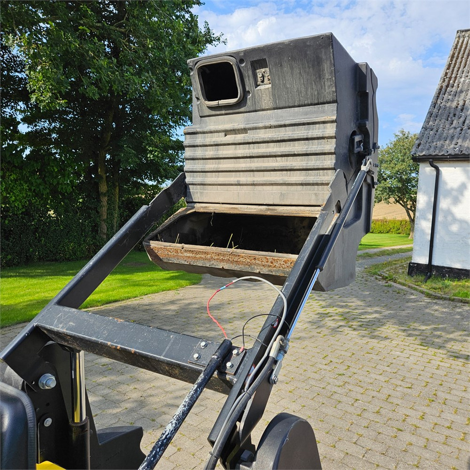 Промышленная подметальная машина Kärcher KMR 1250 B: фото 18