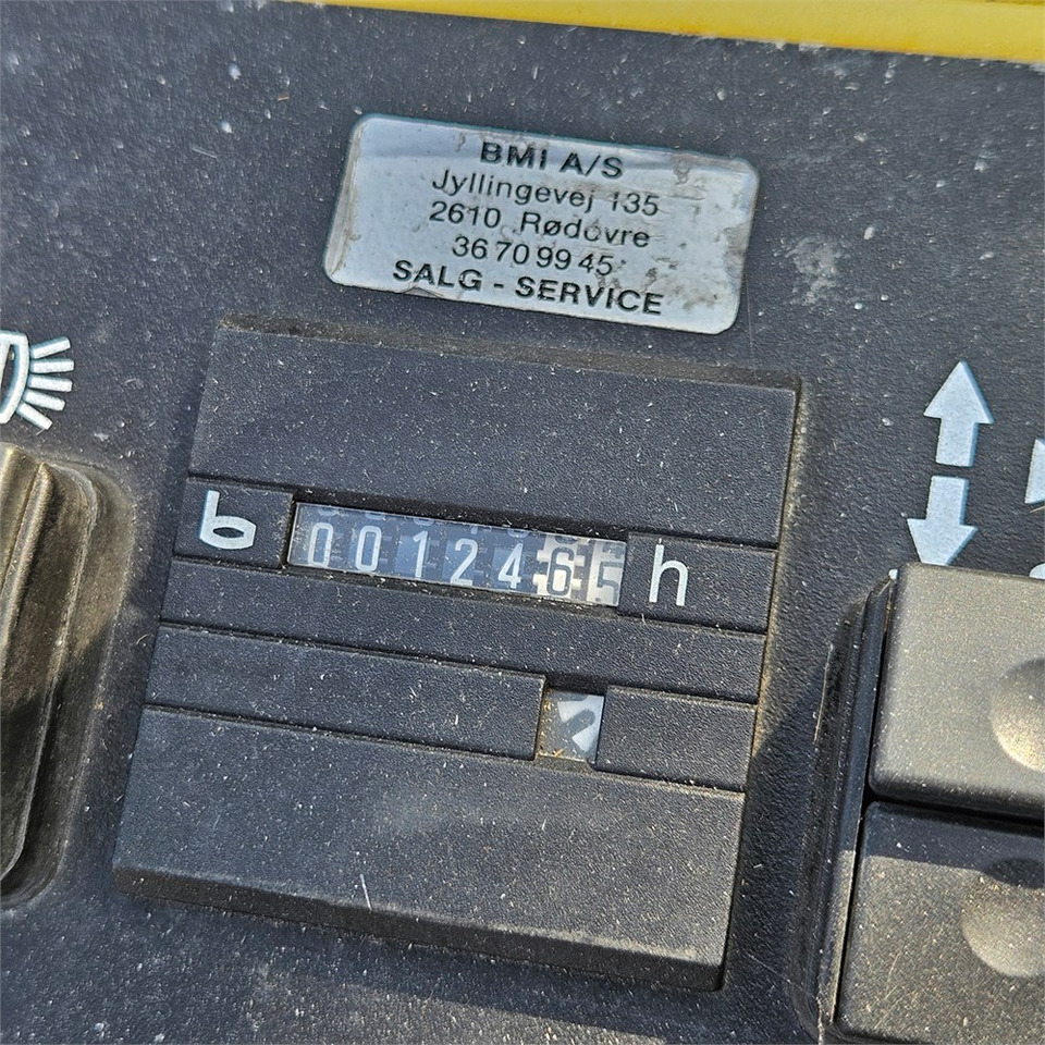 Промышленная подметальная машина Kärcher KMR 1250 B: фото 12