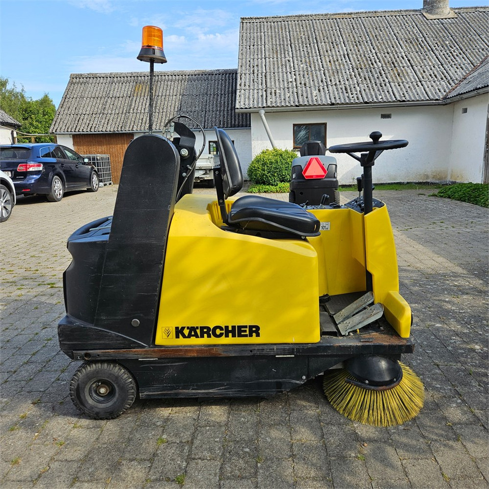 Kärcher KMR 1250 B - Промышленная подметальная машина: фото 4 Kärcher KMR 1250 B - Промышленная подметальная машина: фото 4