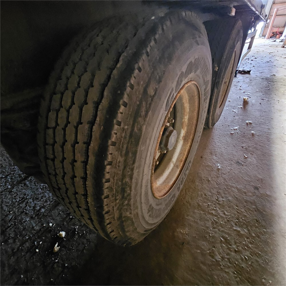 Полуприцеп бортовой/ Платформа Kel-Berg S40b3: фото 12