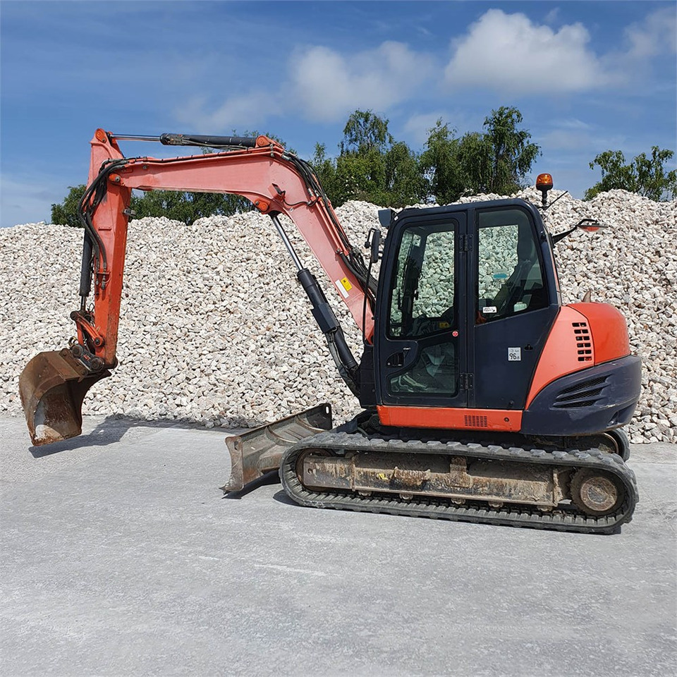 Kubota Kubota KX080-4 - Мини-экскаватор: фото 1 Kubota Kubota KX080-4 - Мини-экскаватор: фото 1