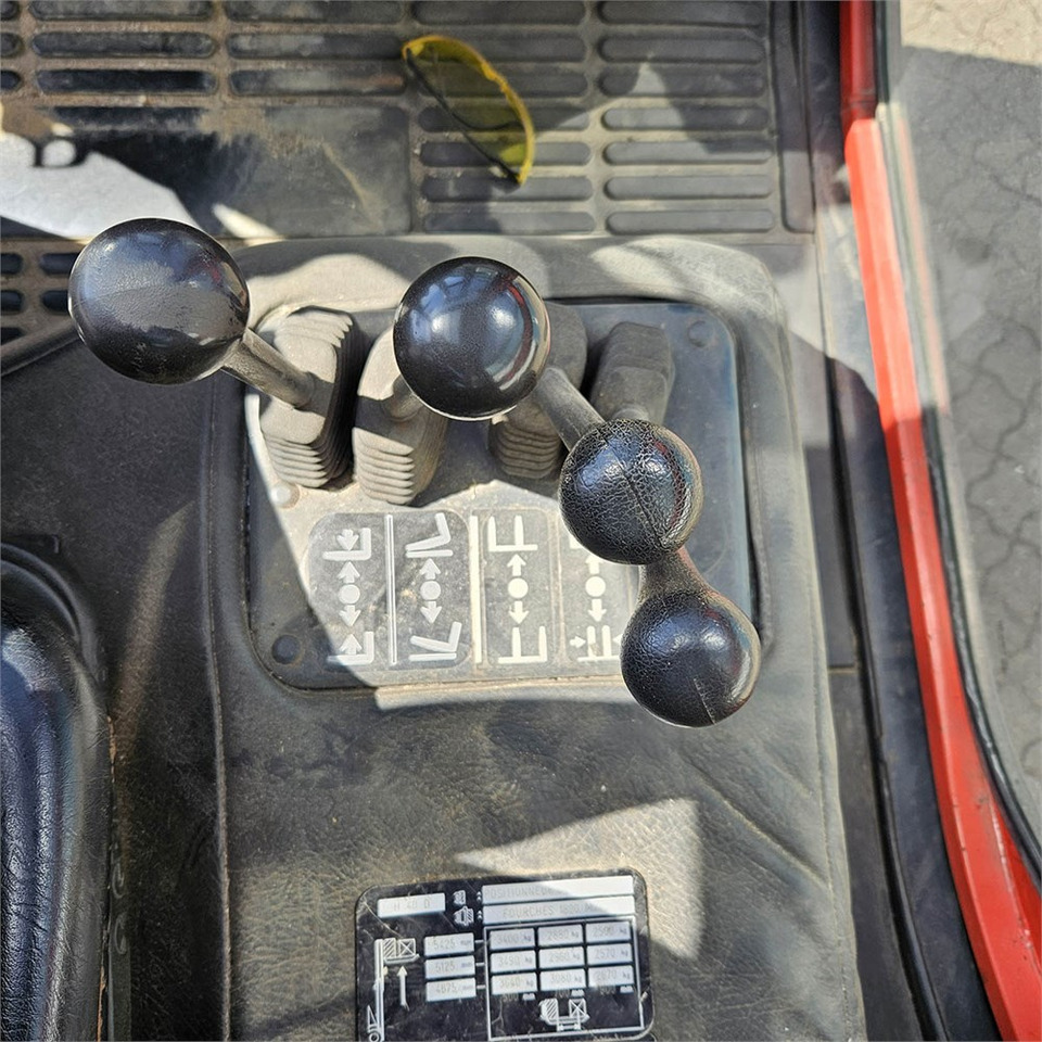 Вилочный погрузчик Linde H40D-04: фото 10