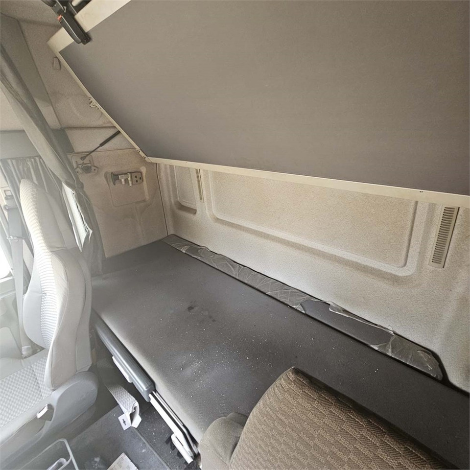 Грузовик с закрытым кузовом MAN Tg a 26.350: фото 12 Грузовик с закрытым кузовом MAN Tg a 26.350: фото 12