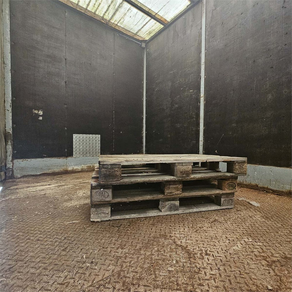 Грузовик с закрытым кузовом MAN Tg a 26.350: фото 20 Грузовик с закрытым кузовом MAN Tg a 26.350: фото 20