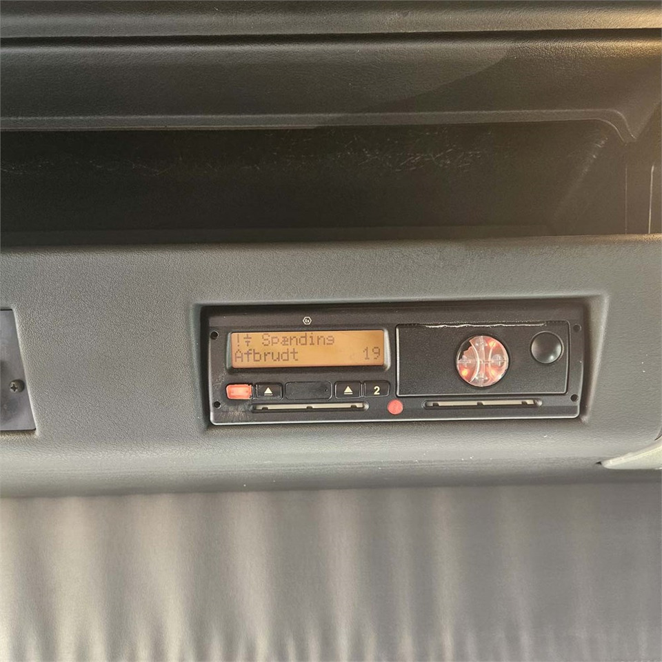 Грузовик с закрытым кузовом MAN Tg a 26.350: фото 19 Грузовик с закрытым кузовом MAN Tg a 26.350: фото 19