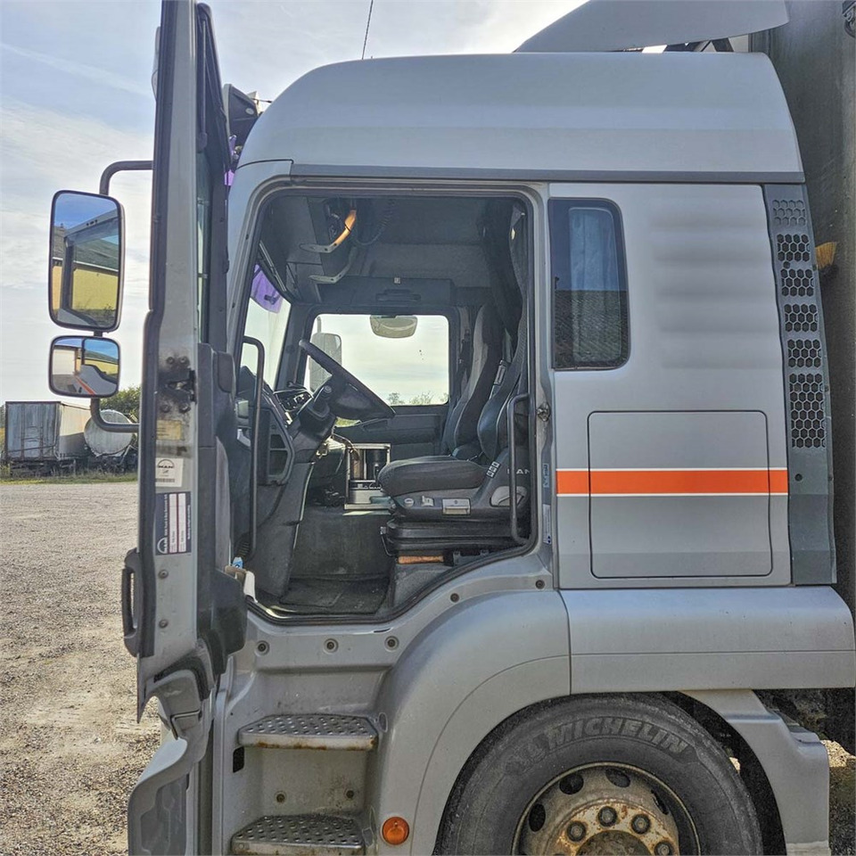 Грузовик с закрытым кузовом MAN Tg a 26.350: фото 9 Грузовик с закрытым кузовом MAN Tg a 26.350: фото 9