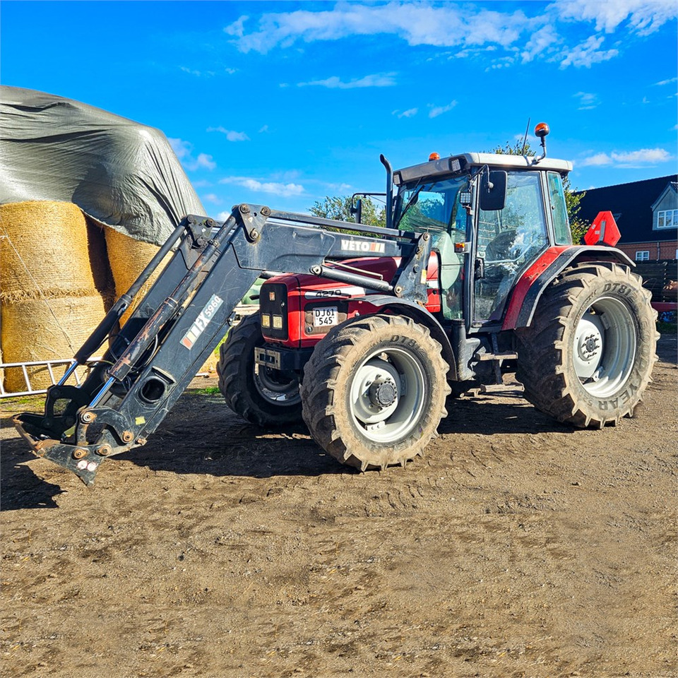 Massey Ferguson 4270 - Трактор: фото 1 Massey Ferguson 4270 - Трактор: фото 1