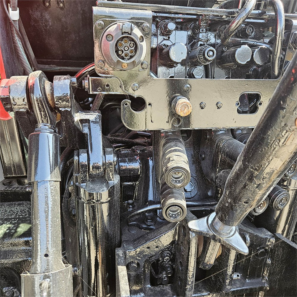 Трактор Massey Ferguson 6480: фото 38