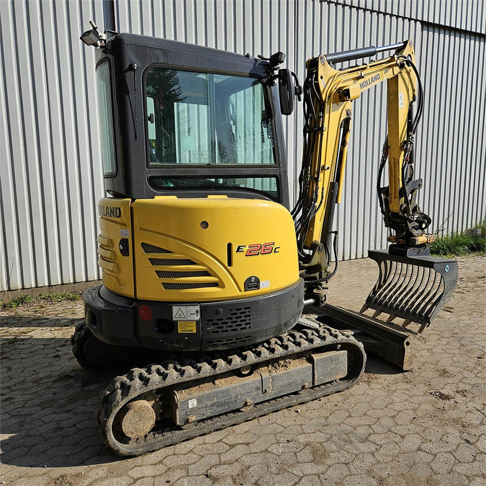 Мини-экскаватор New Holland E26C: фото 7