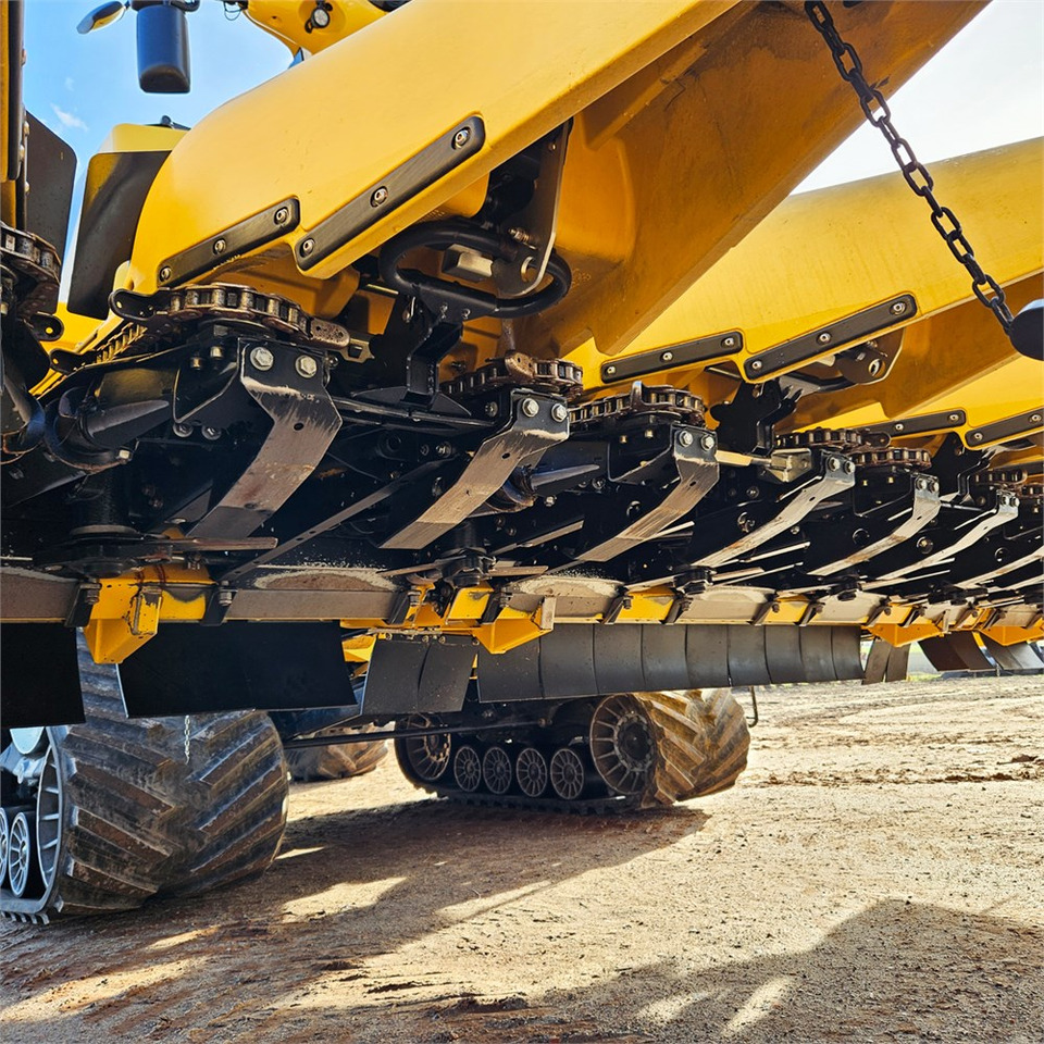 New Holland F8 - Комбайн: фото 5 New Holland F8 - Комбайн: фото 5