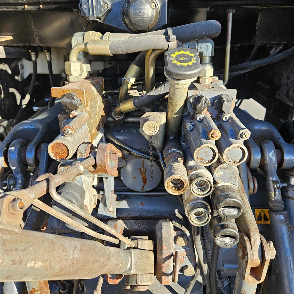 Трактор New Holland TS 100: фото 30 Трактор New Holland TS 100: фото 30