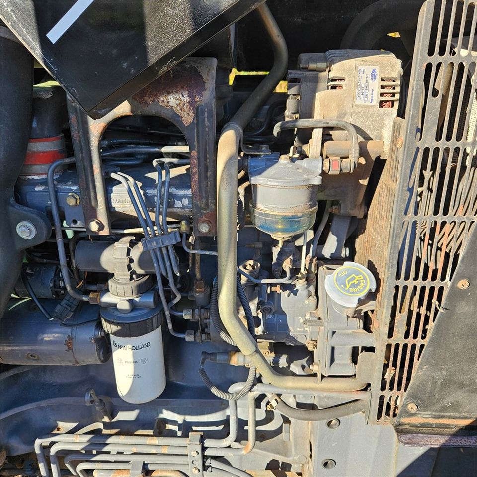 Трактор New Holland TS 100: фото 33 Трактор New Holland TS 100: фото 33