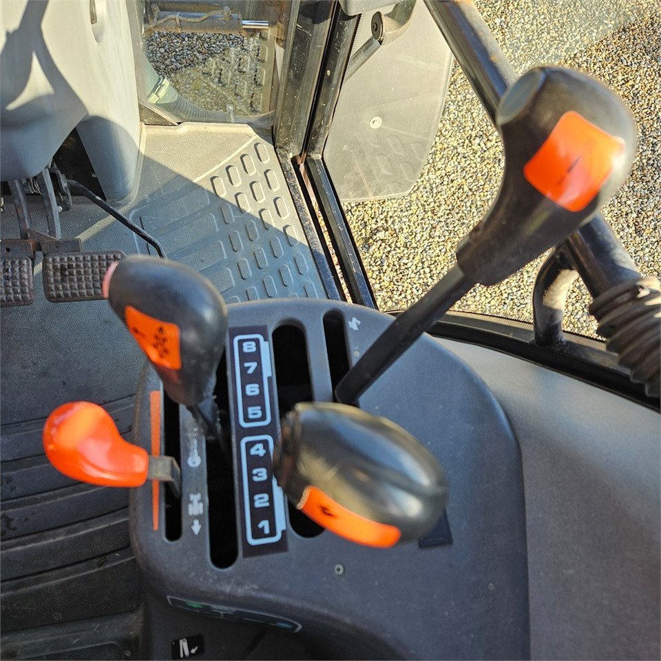 Трактор New Holland TS 100: фото 14 Трактор New Holland TS 100: фото 14