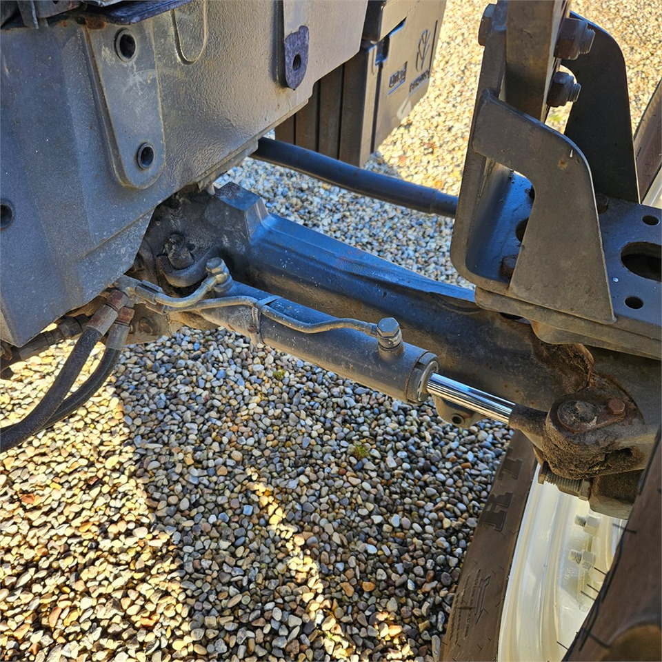 Трактор New Holland TS 100: фото 45 Трактор New Holland TS 100: фото 45