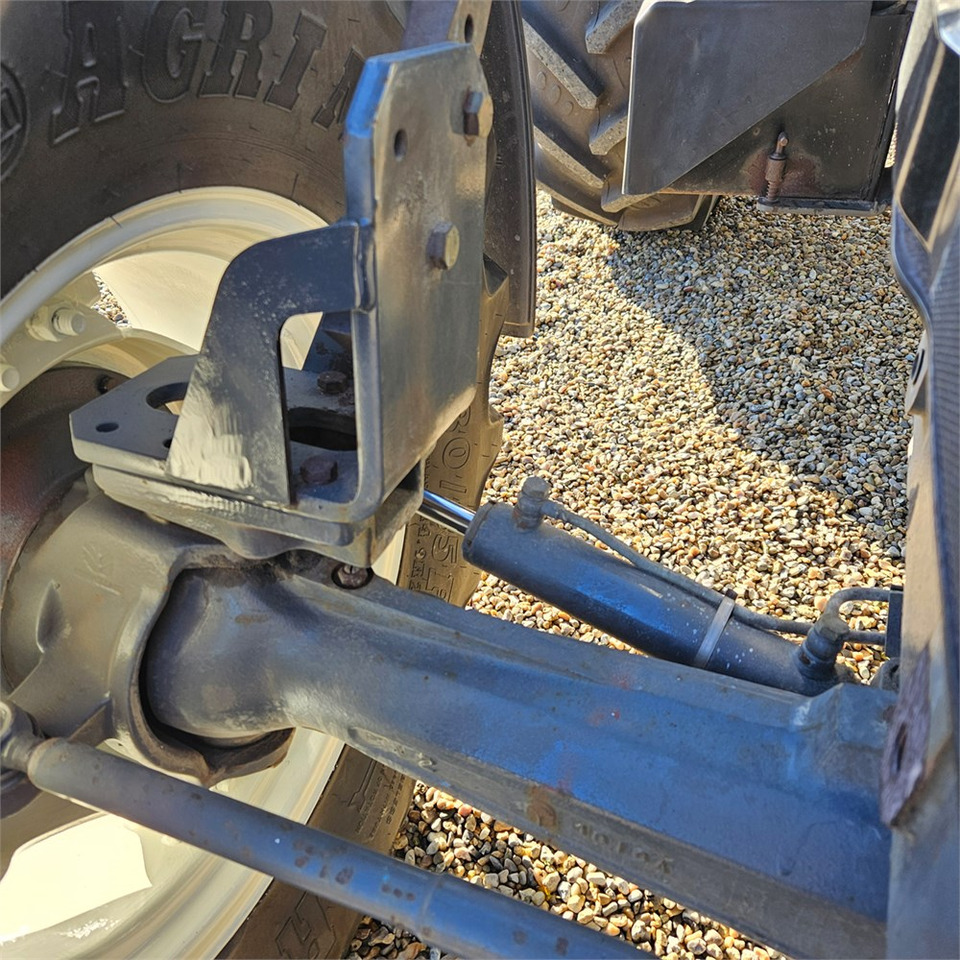 Трактор New Holland TS 100: фото 43 Трактор New Holland TS 100: фото 43