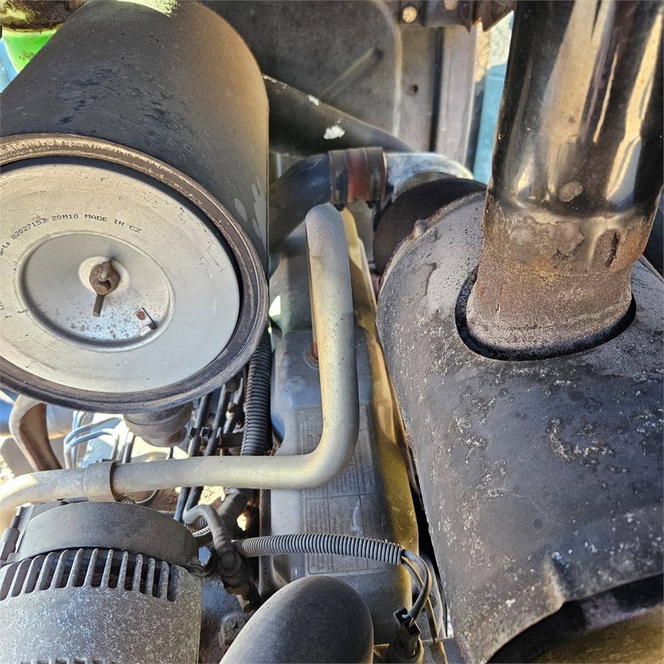 Трактор New Holland TS 100: фото 32 Трактор New Holland TS 100: фото 32