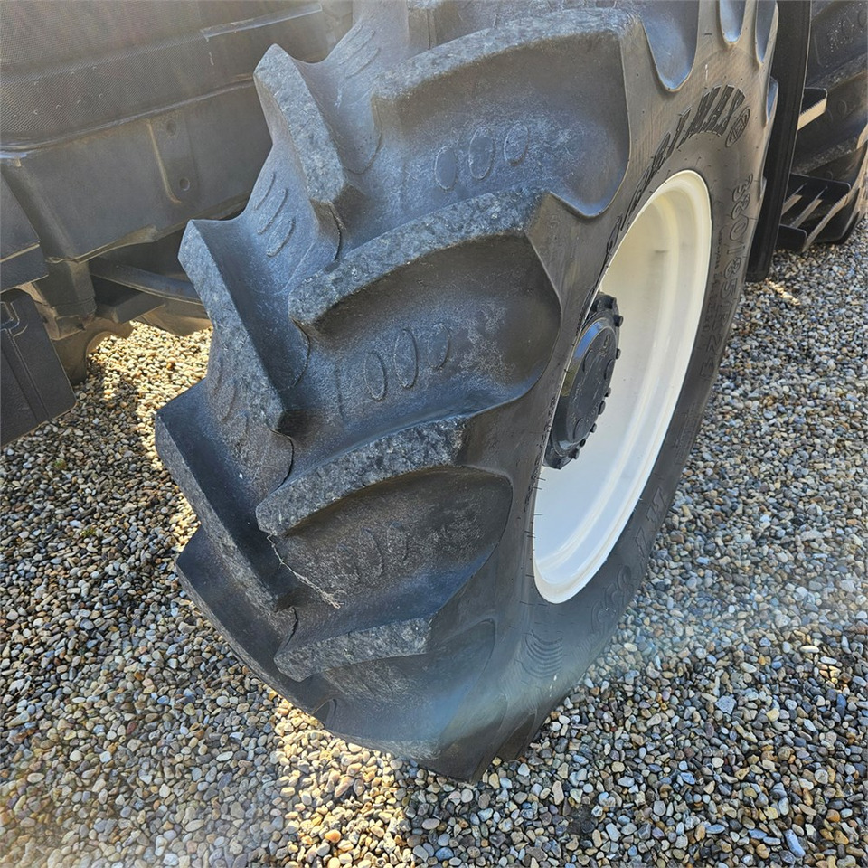 Трактор New Holland TS 100: фото 50 Трактор New Holland TS 100: фото 50