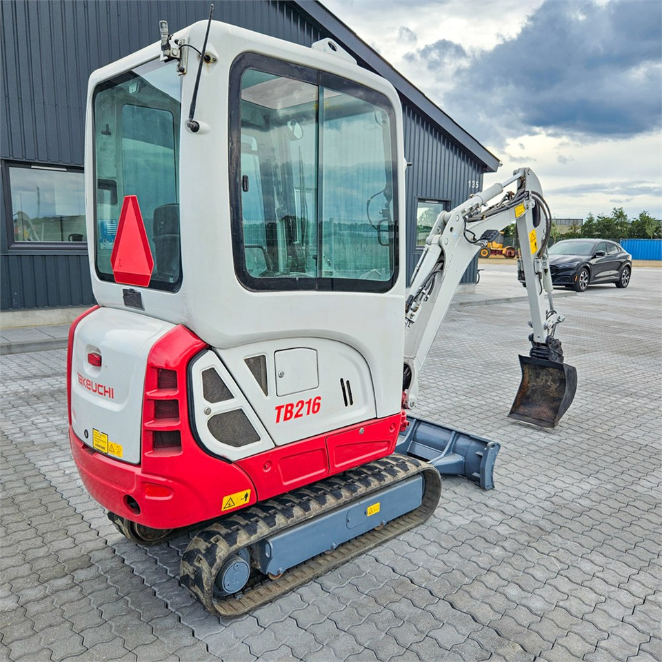 Takeuchi TB216 - Мини-экскаватор: фото 4 Takeuchi TB216 - Мини-экскаватор: фото 4