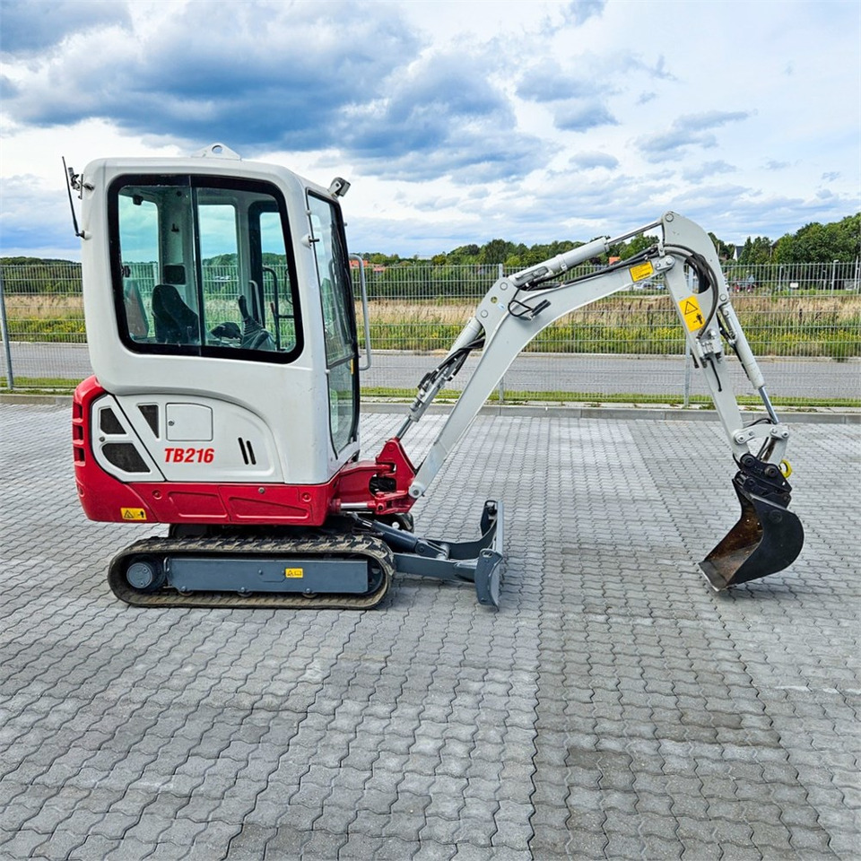 Takeuchi TB216 - Мини-экскаватор: фото 5 Takeuchi TB216 - Мини-экскаватор: фото 5