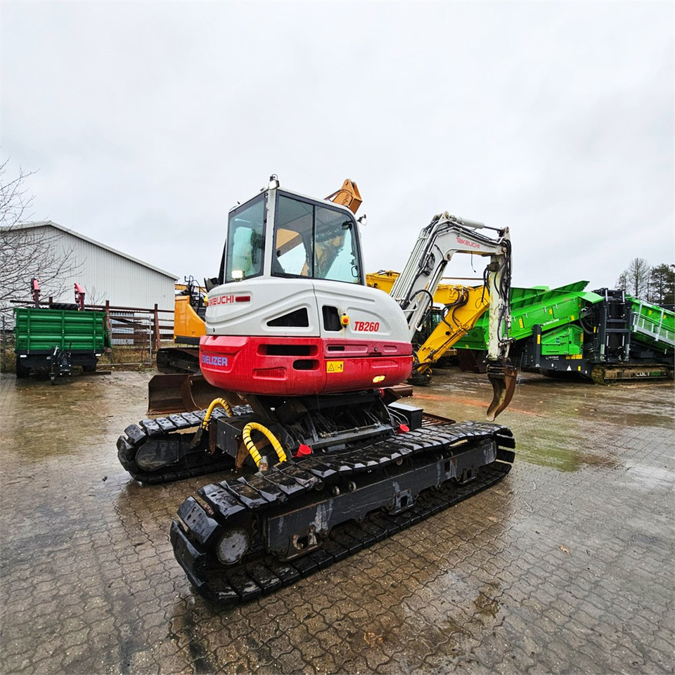 Takeuchi TB260 - Гусеничный экскаватор: фото 4 Takeuchi TB260 - Гусеничный экскаватор: фото 4