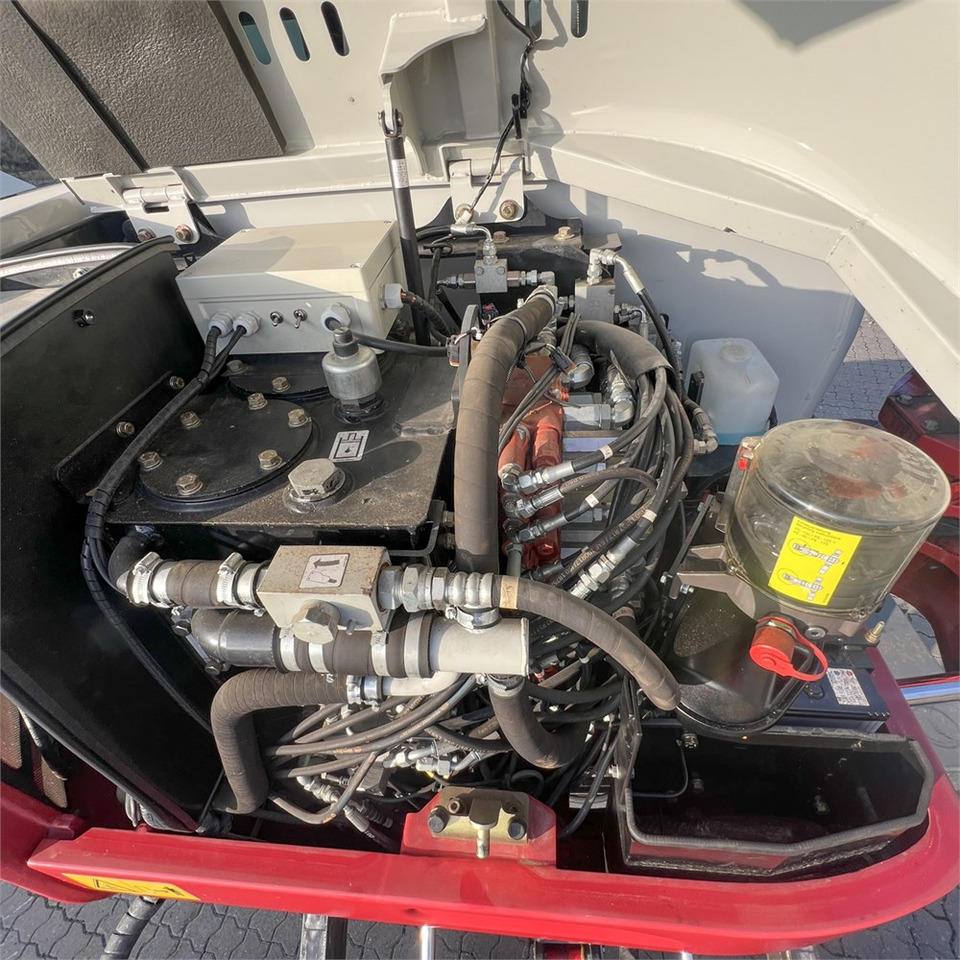 Мини-экскаватор Takeuchi TB260 Levelizer: фото 35 Мини-экскаватор Takeuchi TB260 Levelizer: фото 35