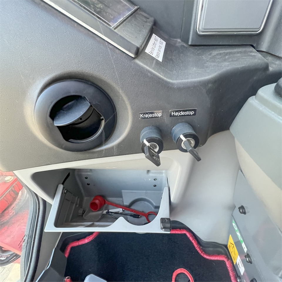 Мини-экскаватор Takeuchi TB260 Levelizer: фото 27 Мини-экскаватор Takeuchi TB260 Levelizer: фото 27