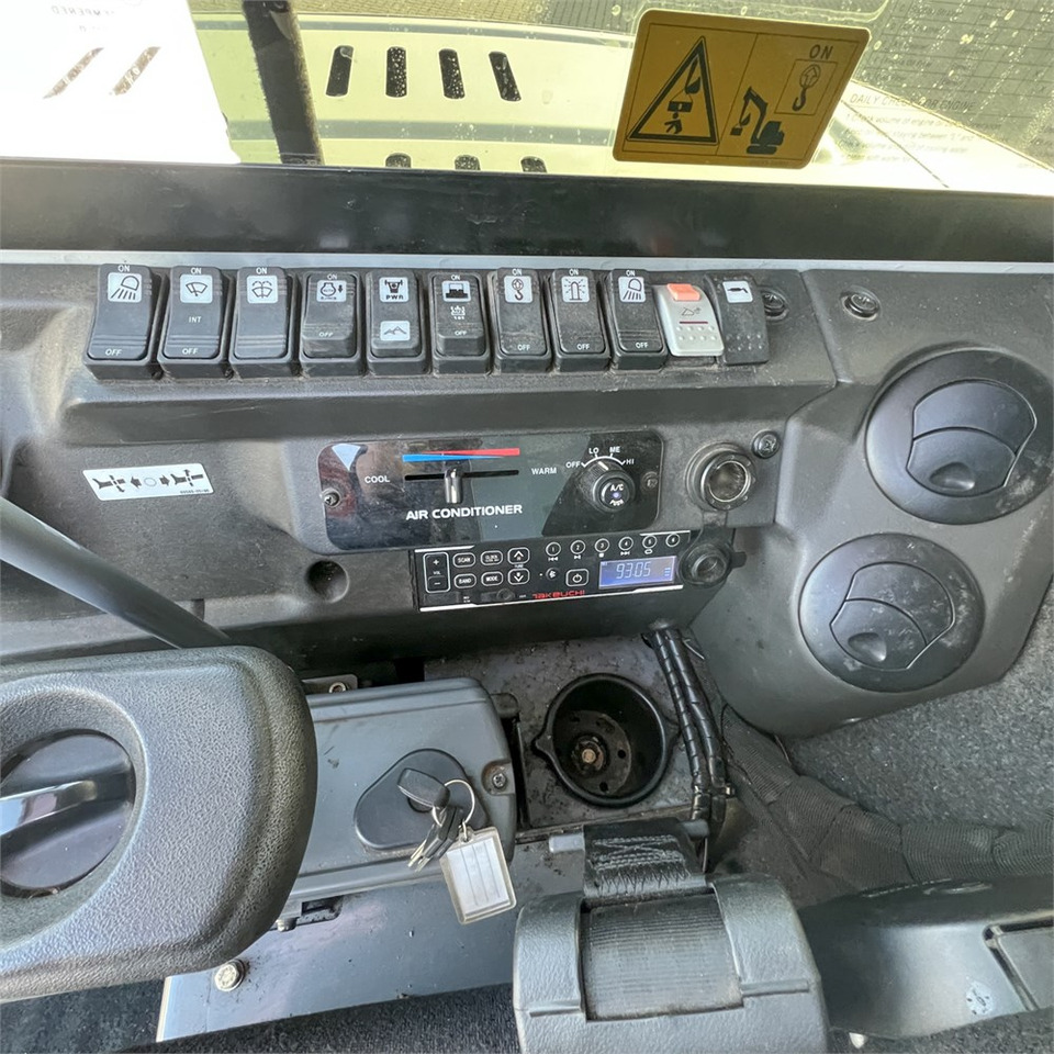 Мини-экскаватор Takeuchi TB260 Levelizer: фото 25 Мини-экскаватор Takeuchi TB260 Levelizer: фото 25