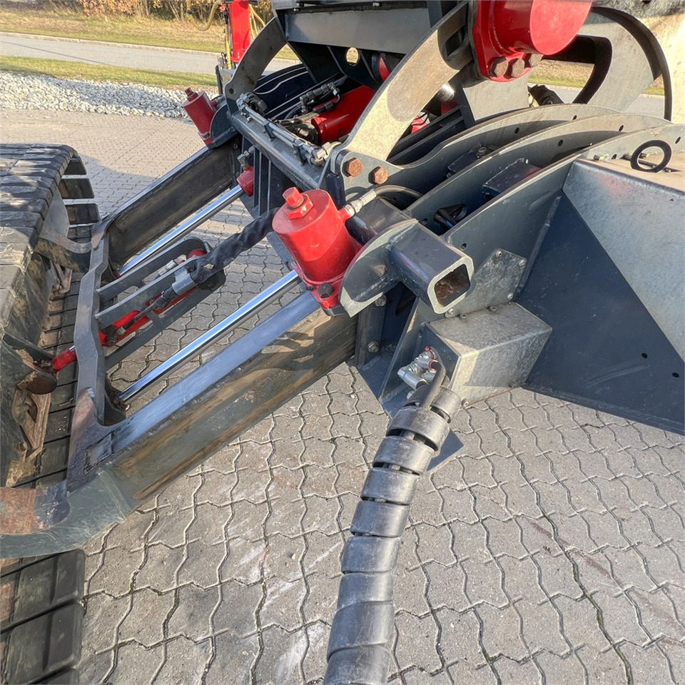 Мини-экскаватор Takeuchi TB260 Levelizer: фото 32 Мини-экскаватор Takeuchi TB260 Levelizer: фото 32