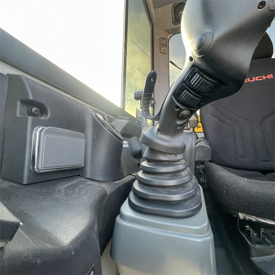 Мини-экскаватор Takeuchi TB260 Levelizer: фото 18 Мини-экскаватор Takeuchi TB260 Levelizer: фото 18