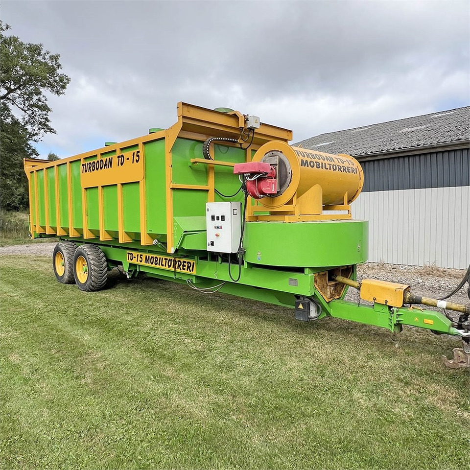 Turbodan TD15 - Техника для сенозаготовки: фото 3 Turbodan TD15 - Техника для сенозаготовки: фото 3