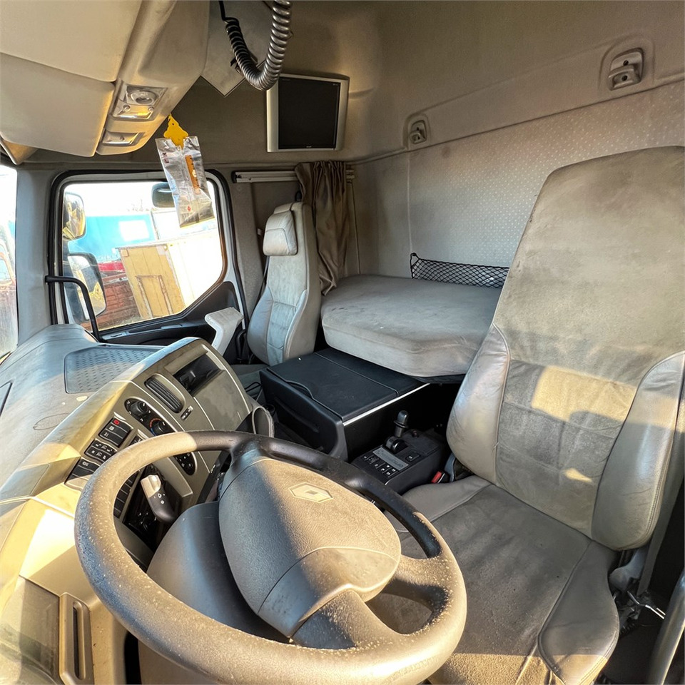 Тягач Renault 440 DXI Gigant: фото 11